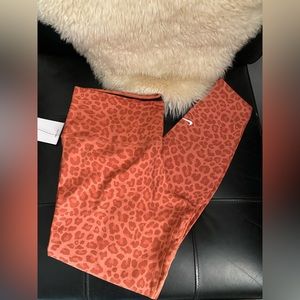 NWT Nike Full Length Tight Fit High Rise Leggings XL